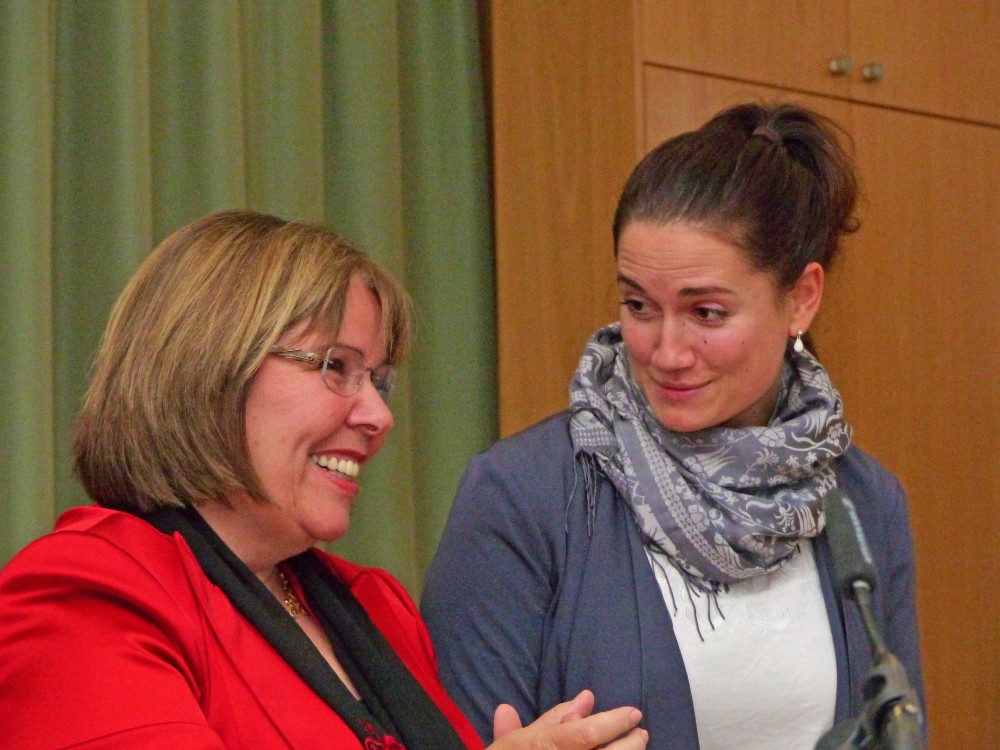 Anne E. Zorn und Maura Porrmann sorgen für einen besonderen Abend.