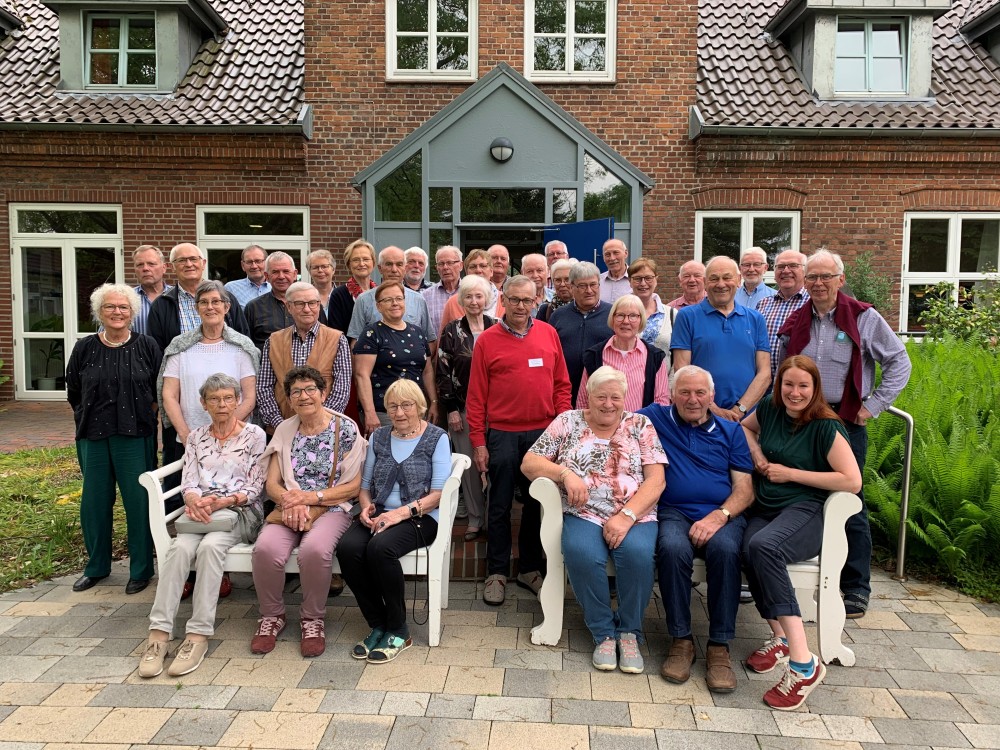 Hardehausener Reisegruppe erkundet Landwirtschaft in Nordfriesland