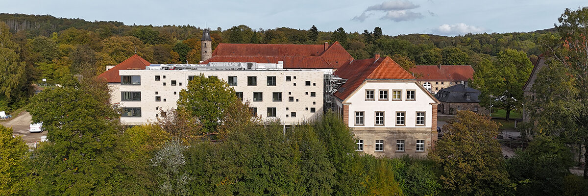 Abtshaus und Roberthaus von Osten Abtshaus und Roberthaus von Osten